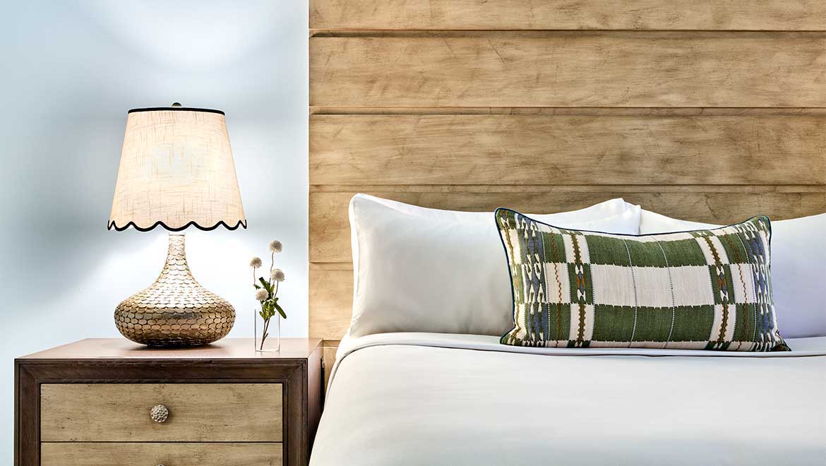 Guest room with king bed