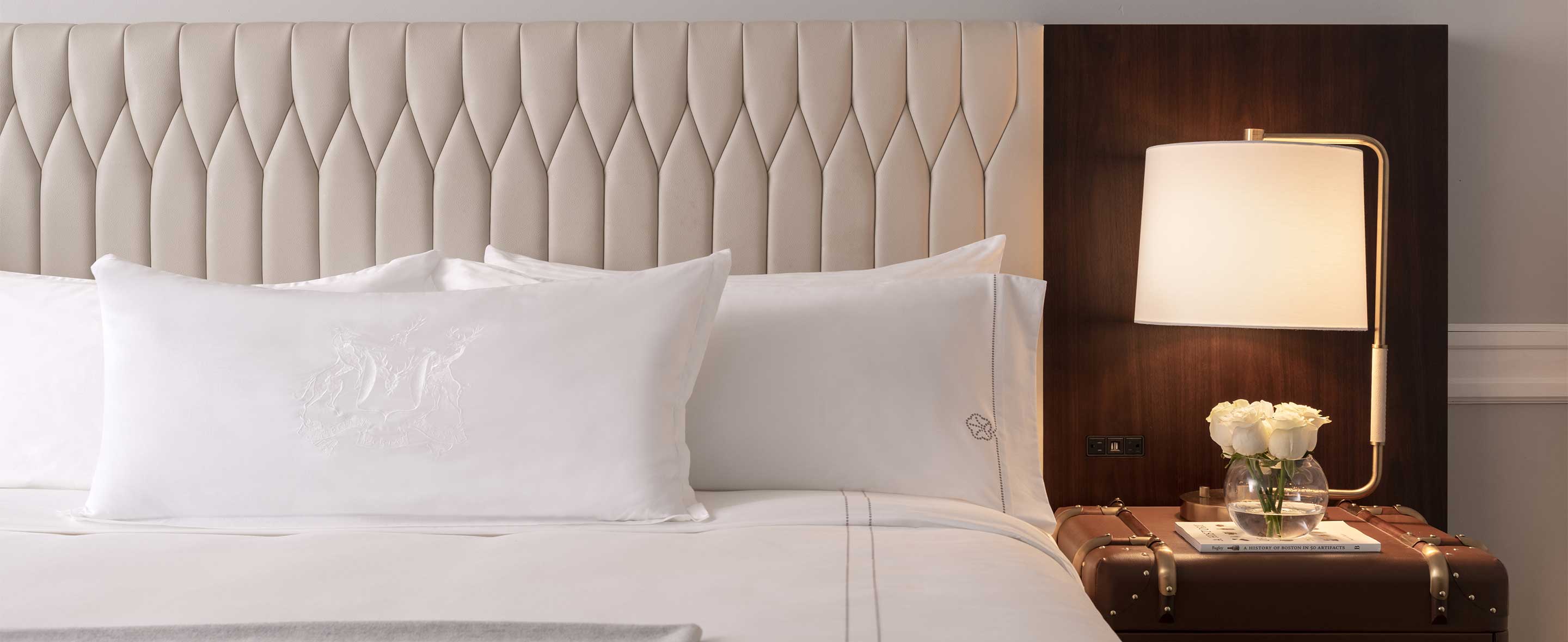 Guest room with king bed