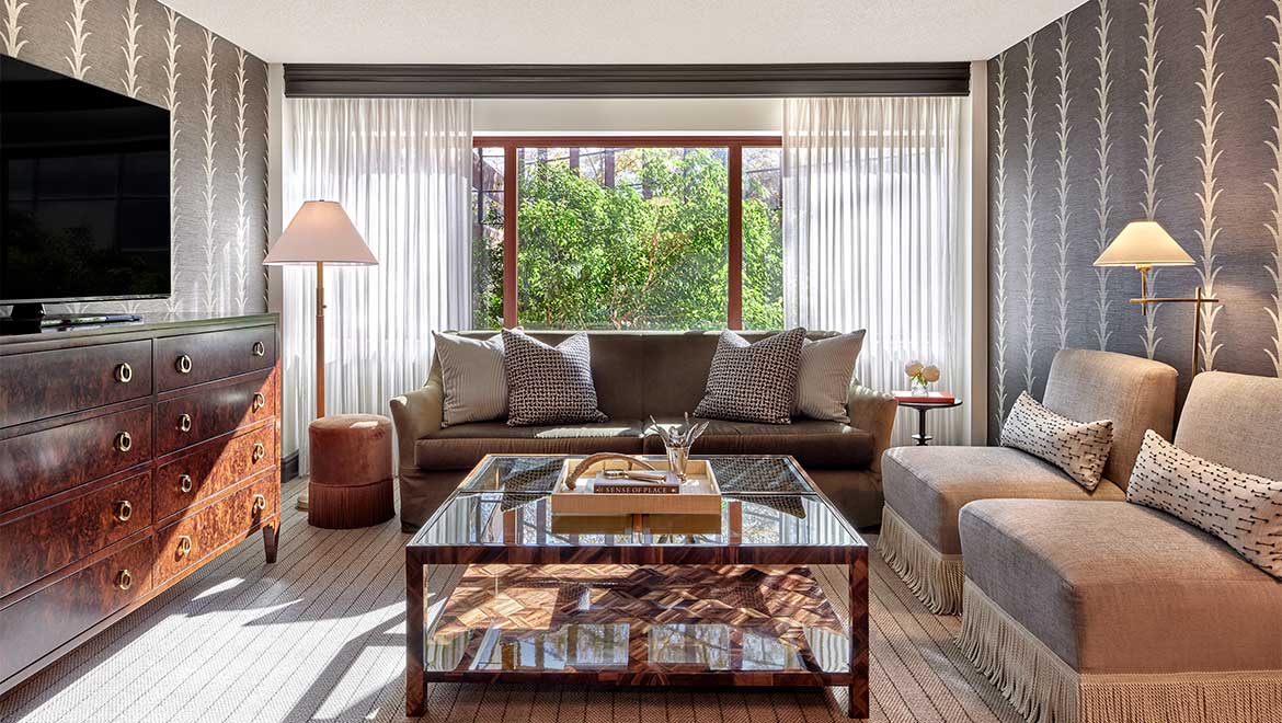 Omni Charlottesville executive living room