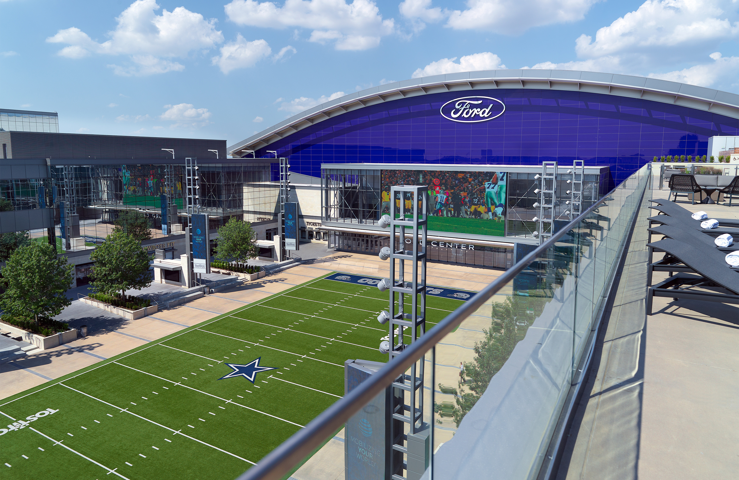 Stay, Play &amp; Discover the Dallas Cowboys Experience