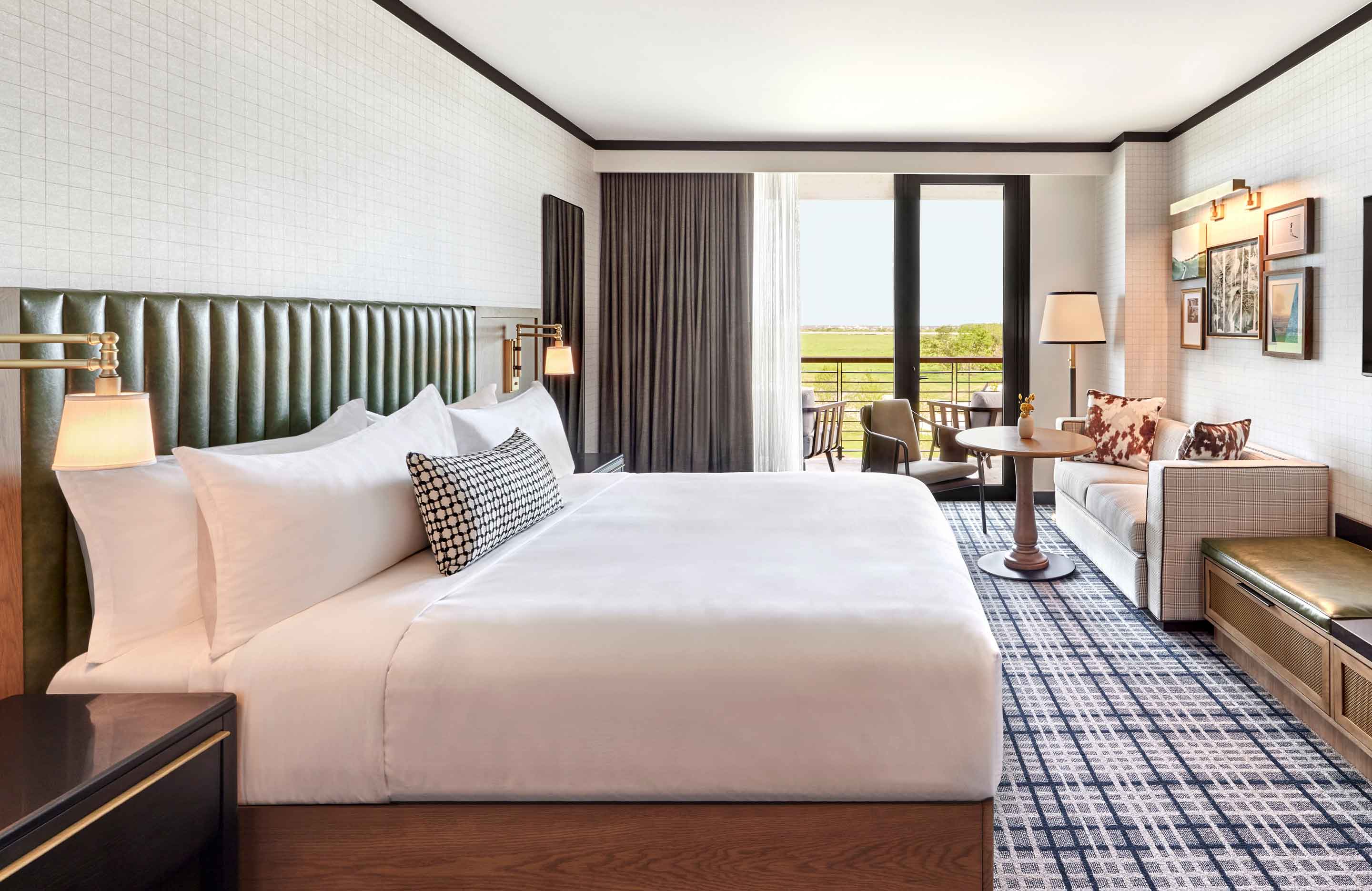 King room with sitting area.