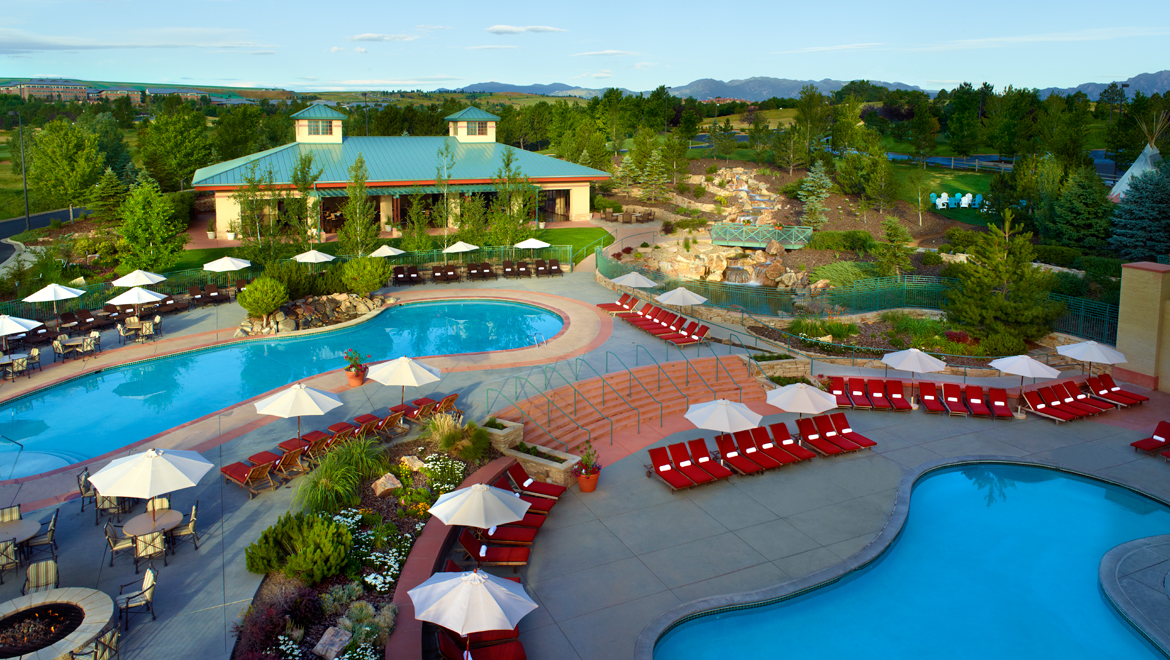 Resort-style pools - Omni Interlocken Hotel