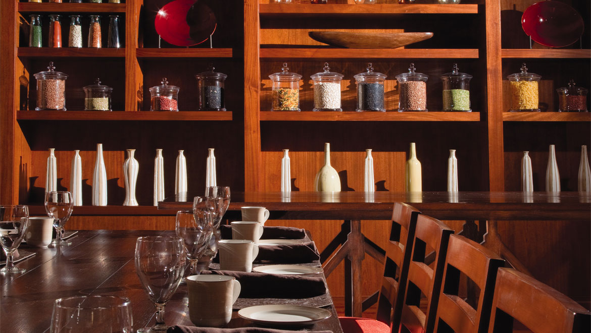 Restaurant table setup 