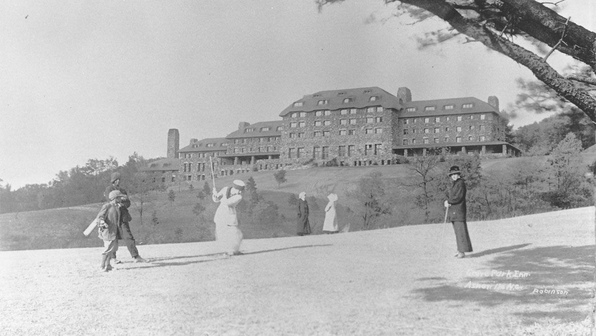 Black and white of Grove Park Inn golf course 