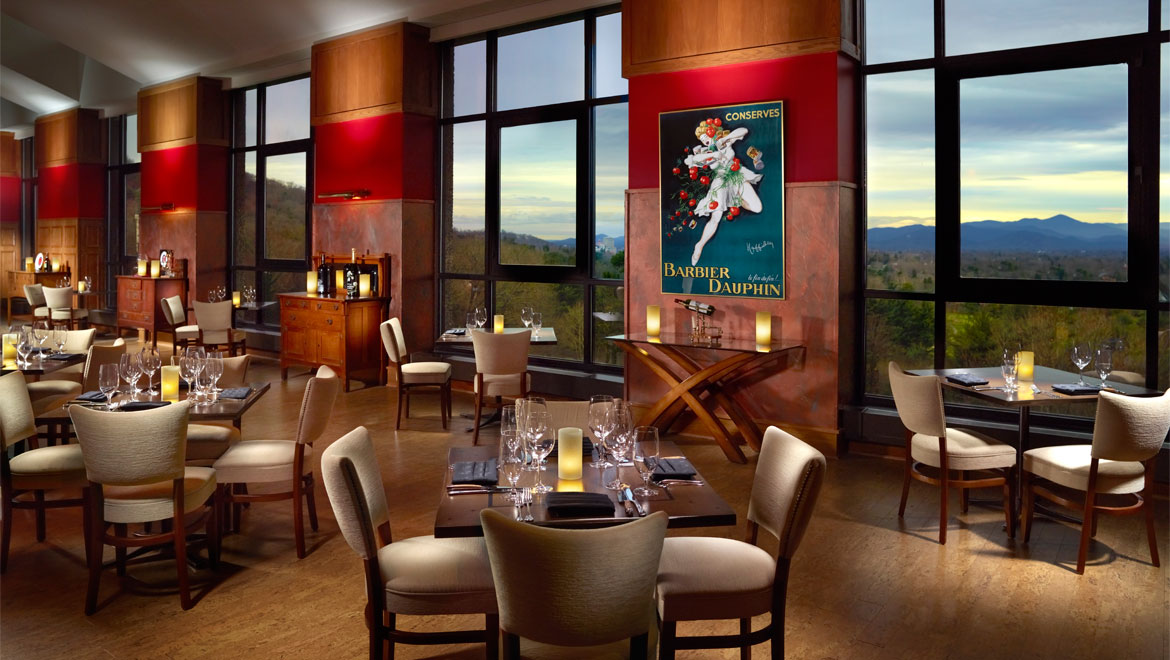 Interior of restaraunt.