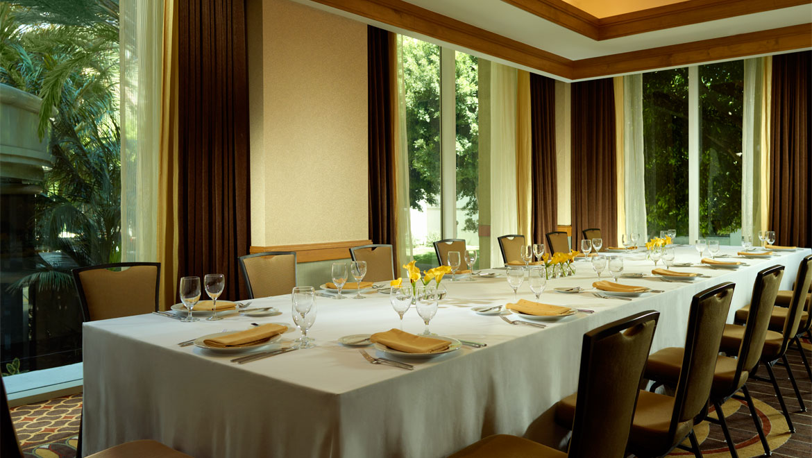 Governor meeting room at Los Angeles Hotel 