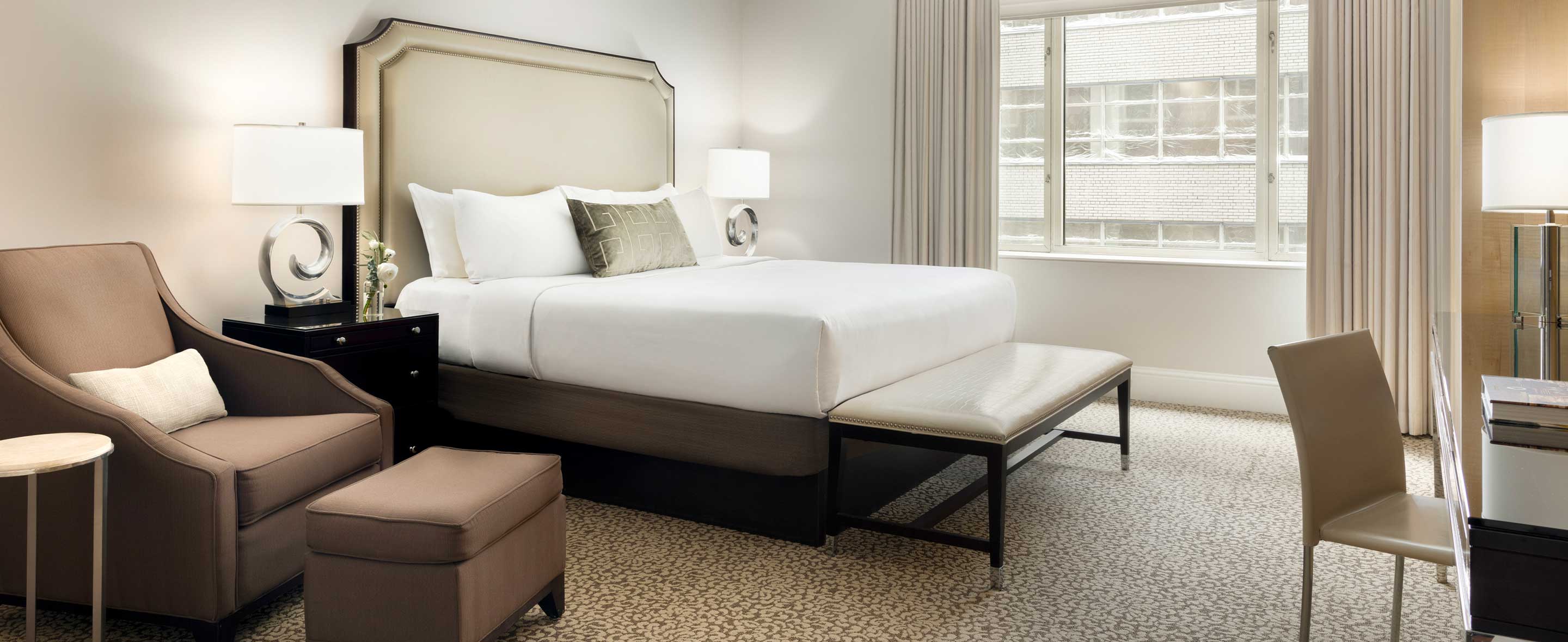 Guest room with king bed