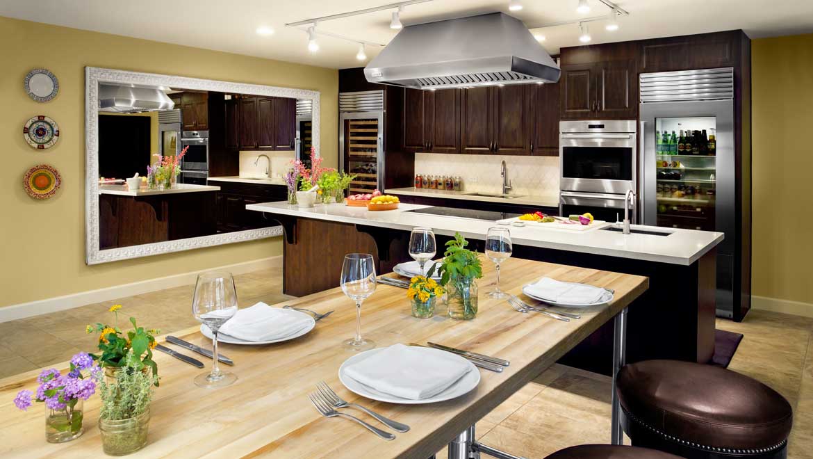 Kitchen with dining area