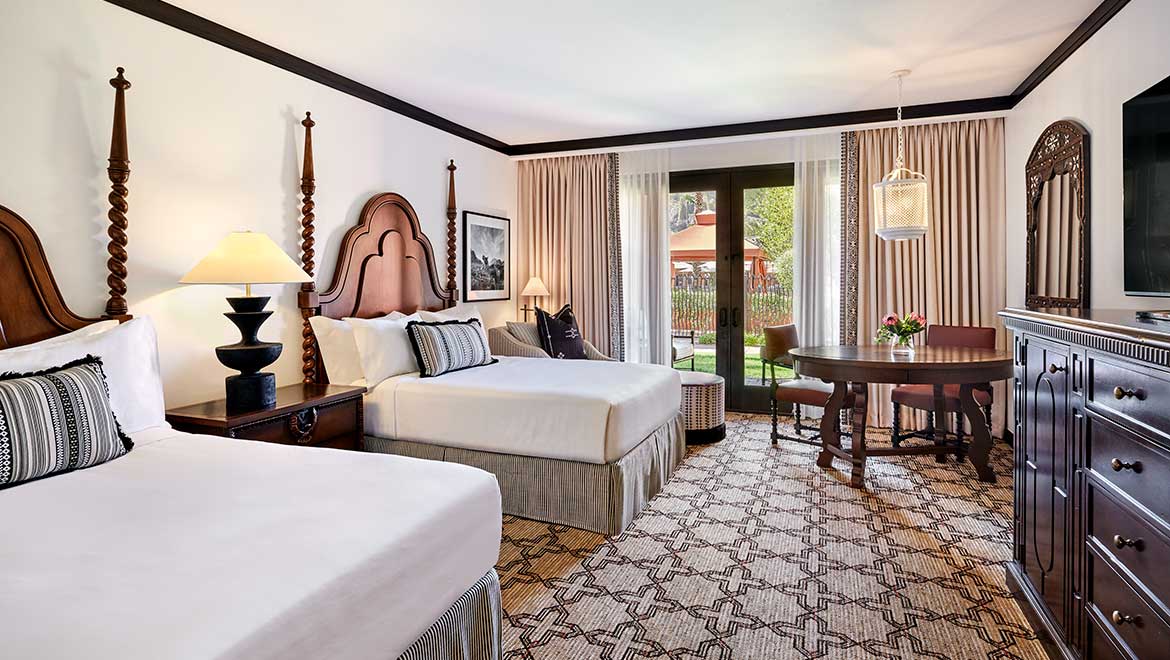 Oasis Poolside Room