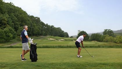 golfs golfing