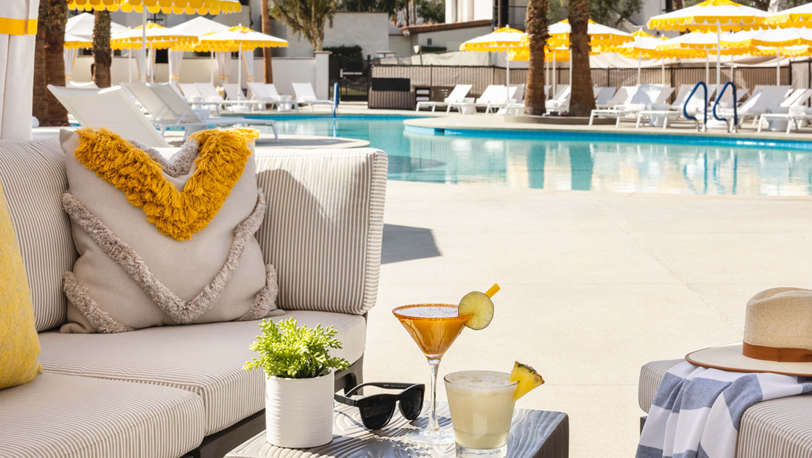 Pool Cabana - Omni Rancho Las Palmas Resort & Spa
