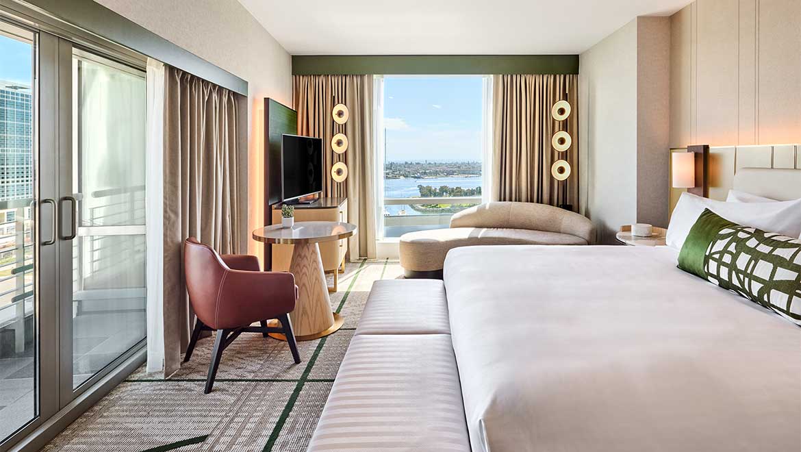 Premier corner room with king bed
