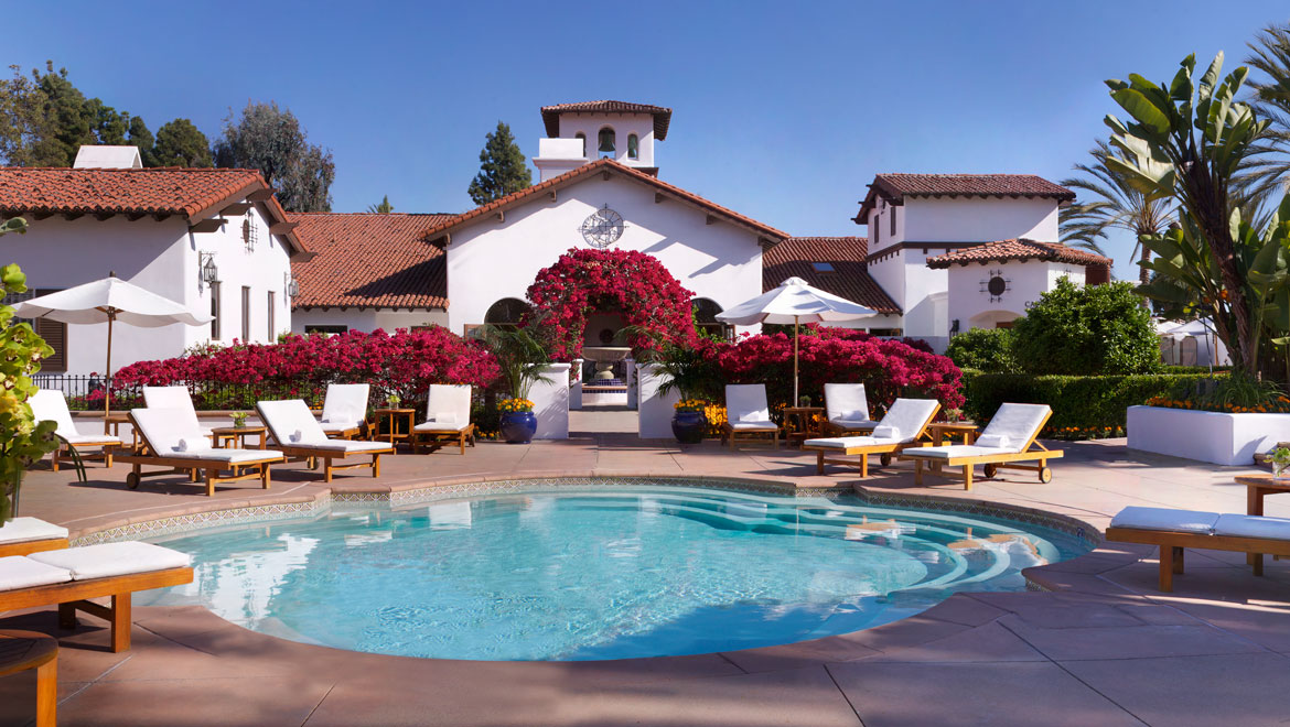 La Costa courtyard with spa view 