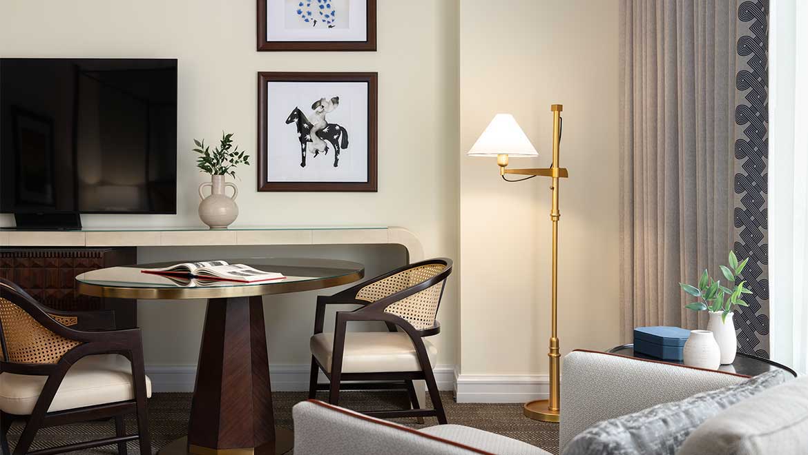 Guest room sitting area