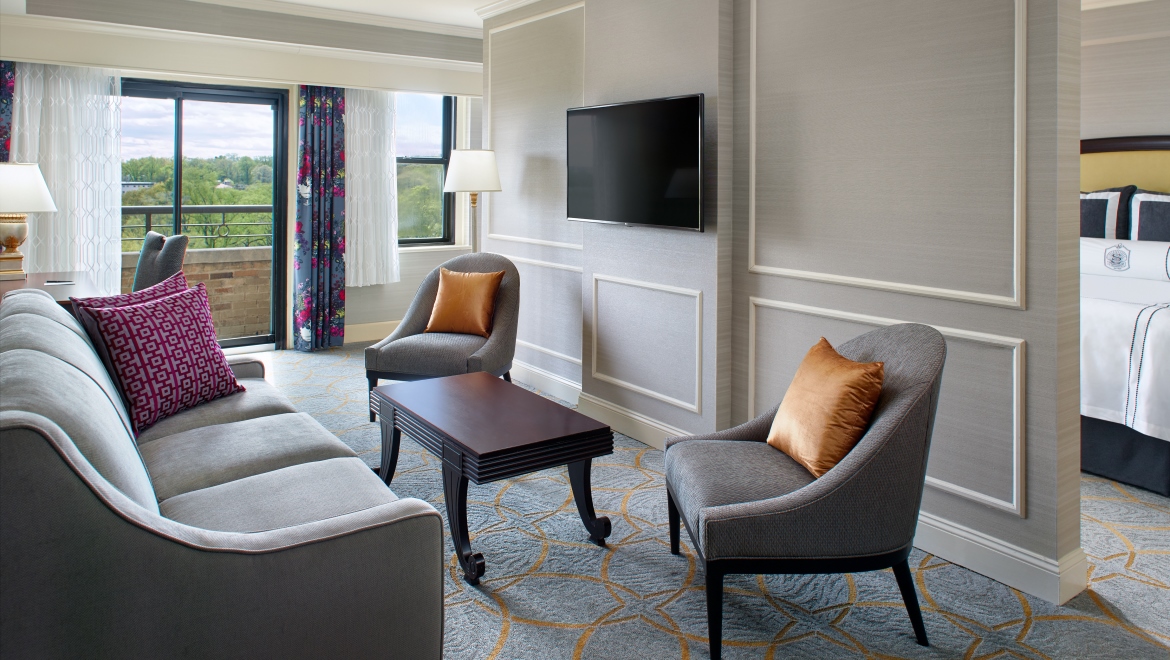 Classic Queen Suite Living Room